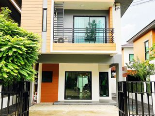 For sale and for rent 3 bedrooms townhouse in Bang Phli, Samut Prakan