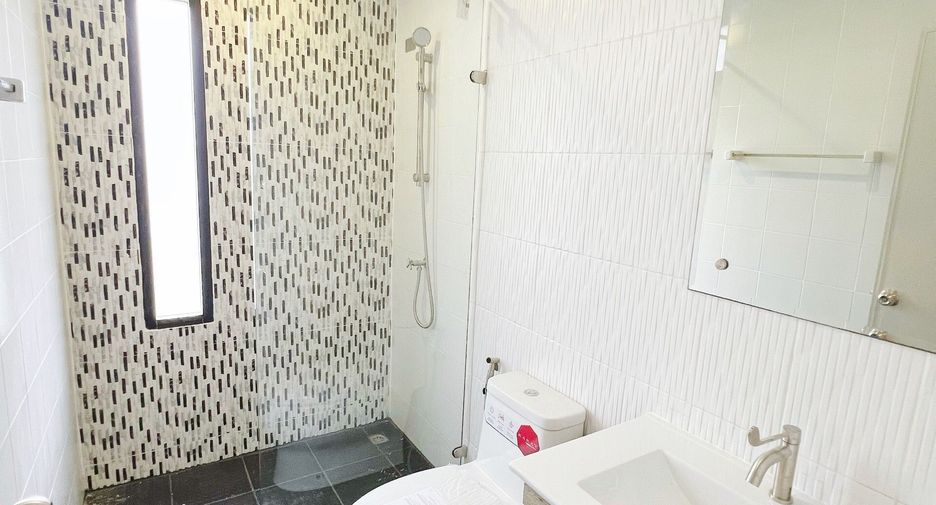 Reihenhaus zum Kauf und zur Miete mit 3 Zimmer in Bang Phli, Samut Prakan