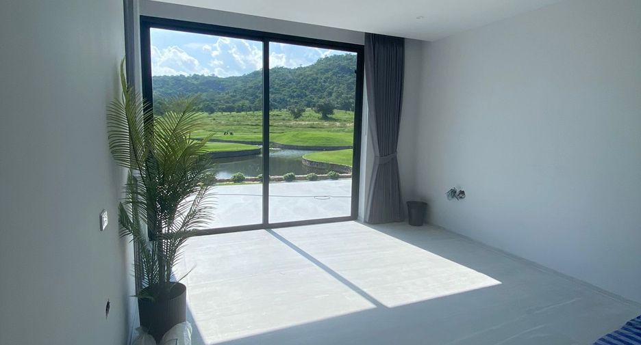 For sale 4 bedrooms villa in Hua Hin, Prachuap Khiri Khan