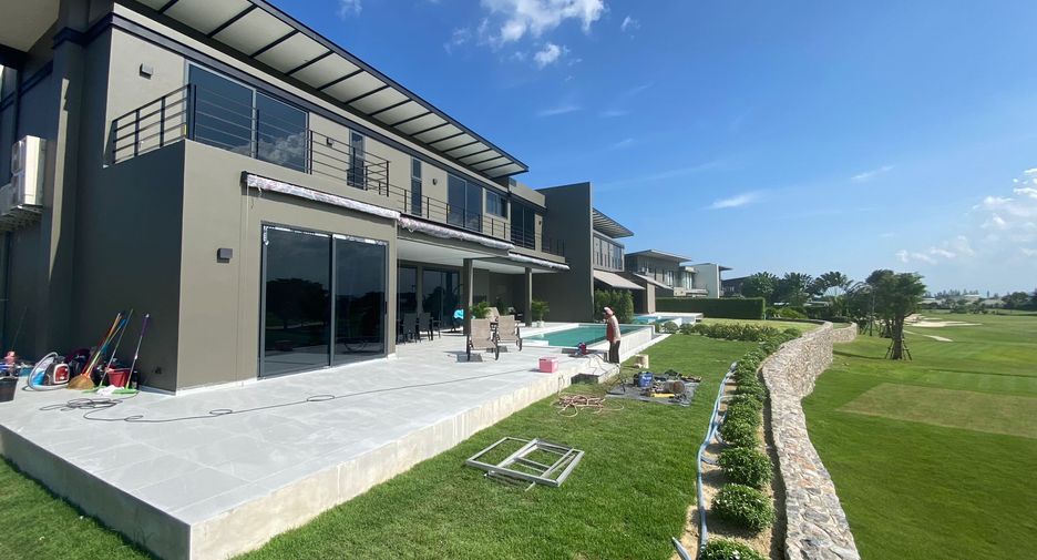 For sale 4 bedrooms villa in Hua Hin, Prachuap Khiri Khan