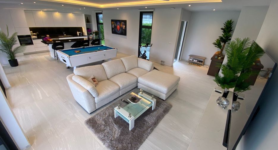 For sale 4 bedrooms villa in Hua Hin, Prachuap Khiri Khan