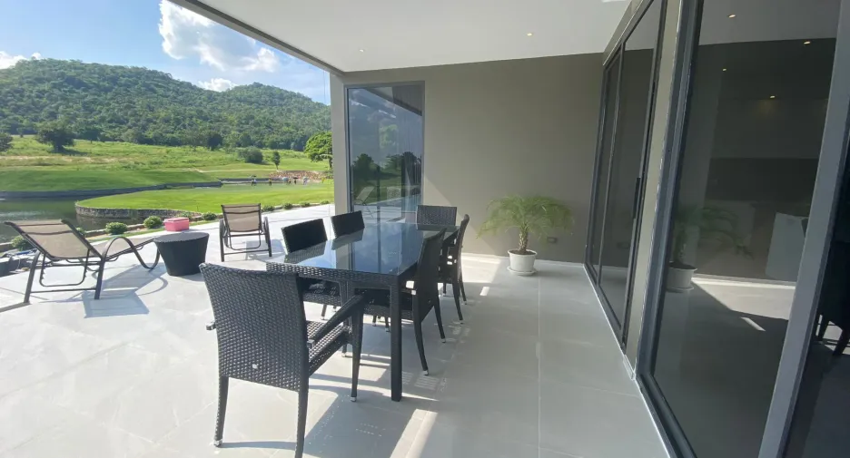 For sale 4 bedrooms villa in Hua Hin, Prachuap Khiri Khan