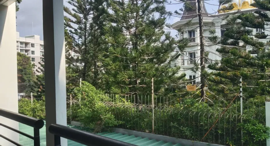 For rent 3 bedrooms condo in Bang Lamung, Chonburi