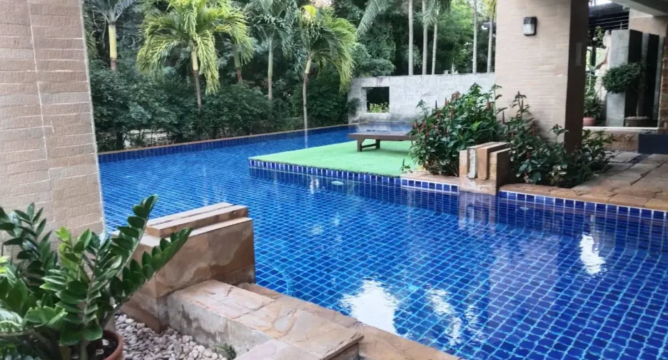 For rent 3 bedrooms condo in Bang Lamung, Chonburi