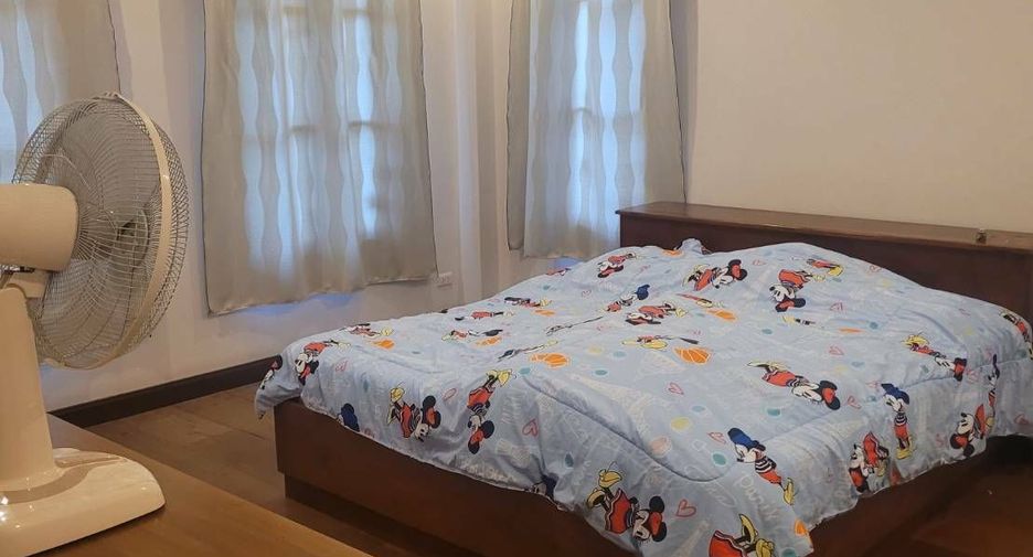 For sale 4 bedrooms house in Mueang Chiang Mai, Chiang Mai