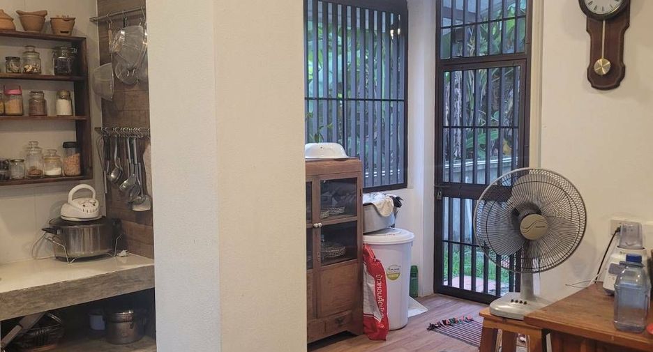 For sale 4 bedrooms house in Mueang Chiang Mai, Chiang Mai