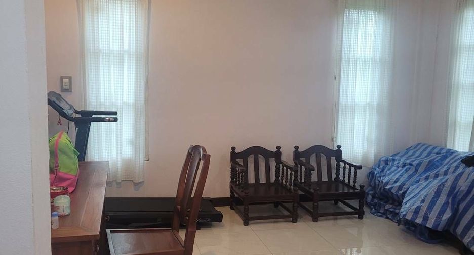 For sale 4 bedrooms house in Mueang Chiang Mai, Chiang Mai