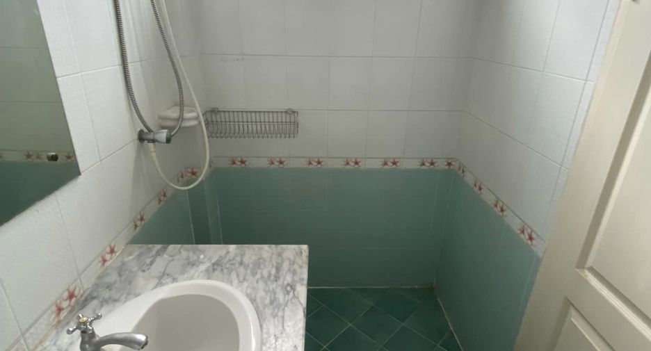 Casa adosada en venta de 4 habitaciones en Mueang Samut Prakan, Samut Prakan