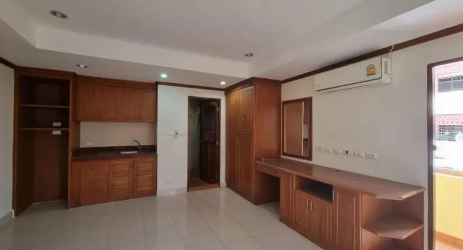 For sale and for rent 5 bedrooms retail Space in Bang Lamung, Chonburi