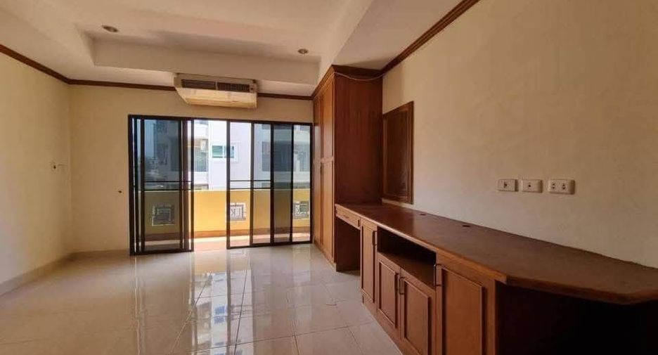 For sale and for rent 5 bedrooms retail Space in Bang Lamung, Chonburi