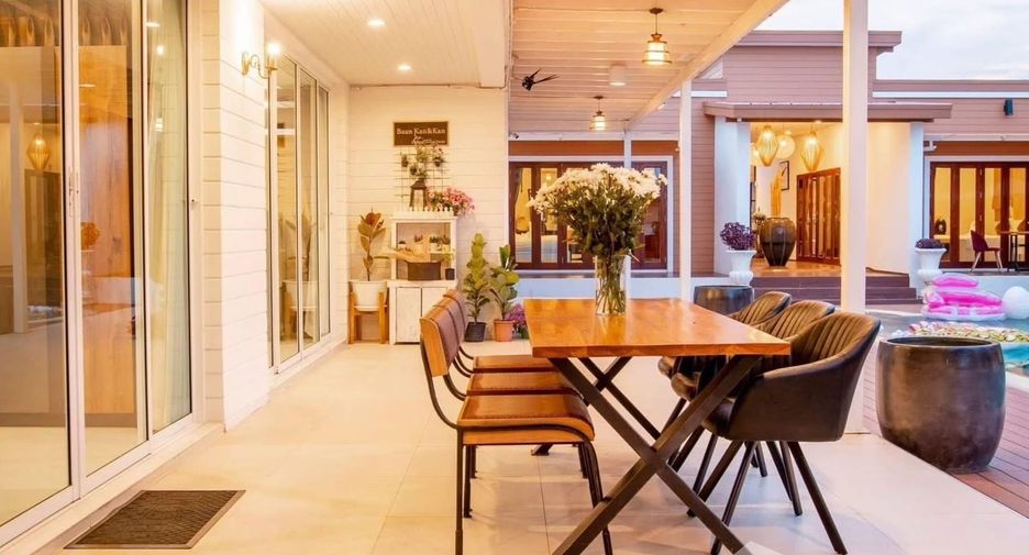 For rent 9 bedrooms villa in Hua Hin, Prachuap Khiri Khan
