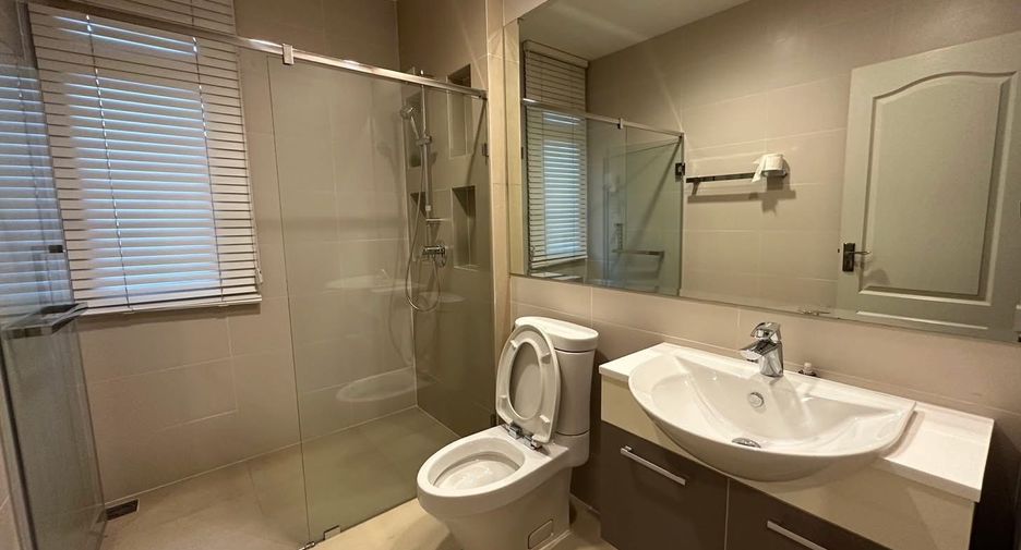 For sale and for rent 5 bedrooms house in Khan Na Yao, Bangkok