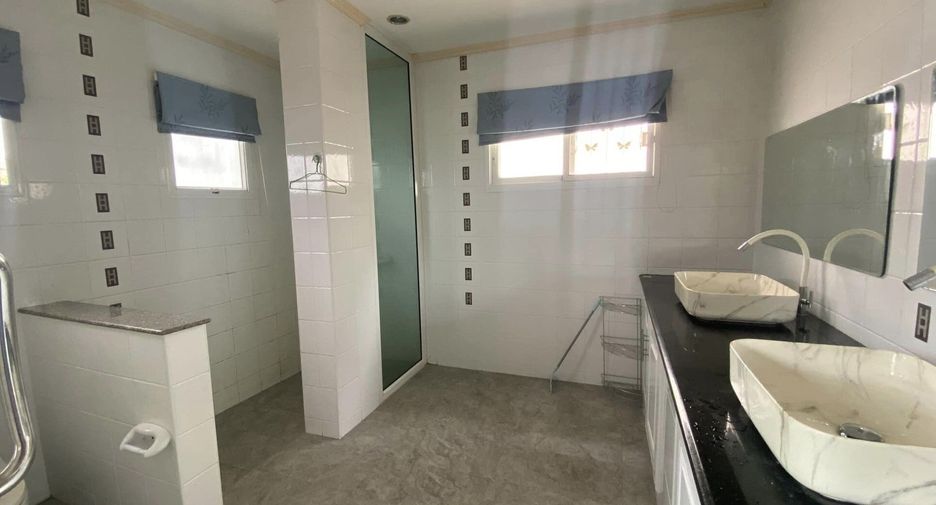 For rent 4 ベッドルーム villa in Bang Lamung, Chonburi