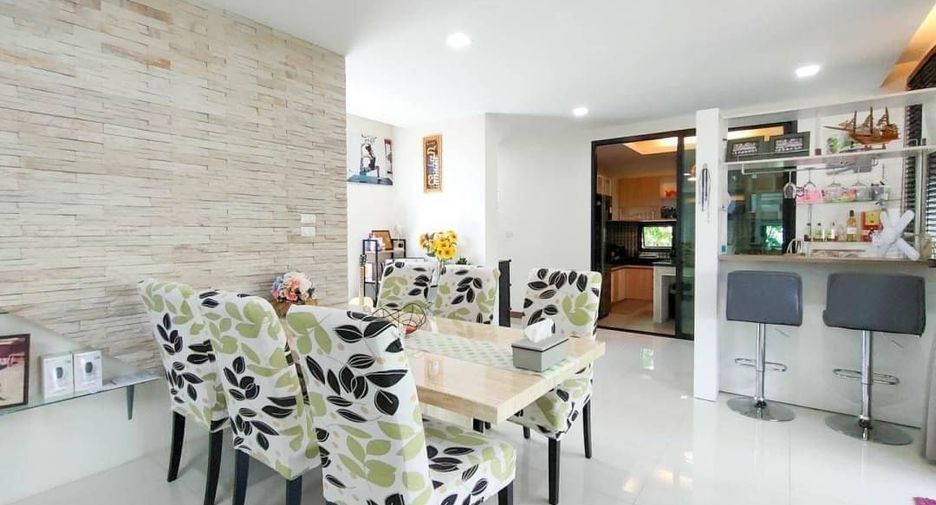 Casa en venta de 4 habitaciones en Saraphi, Chiang Mai