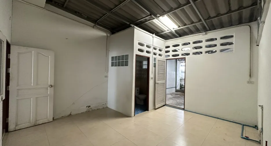 À vendre et à louer 2 chambres maison de ville à Bang Khen, Bangkok
