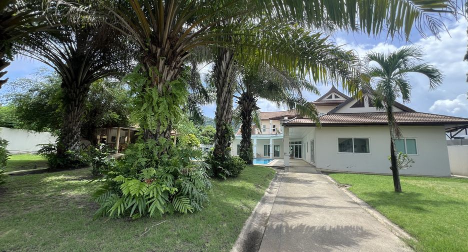 For sale 4 bedrooms villa in Mueang Phuket, Phuket