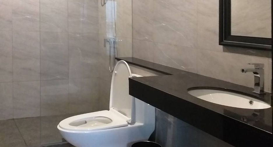 For sale 2 bedrooms condo in Phaya Thai, Bangkok