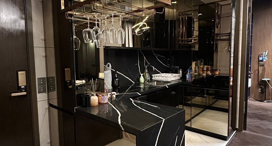 À vendre 1 chambre condo à Khlong Toei, Bangkok