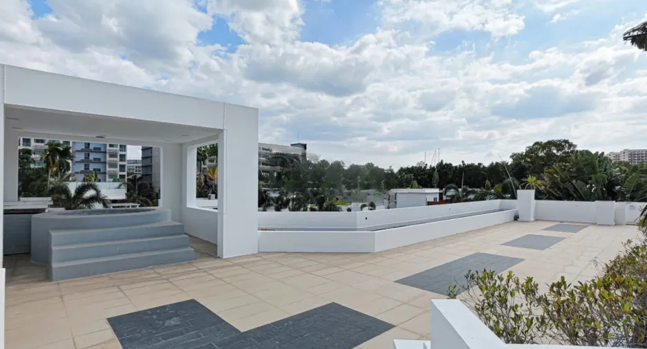 For sale 4 bedrooms villa in Bang Lamung, Chonburi