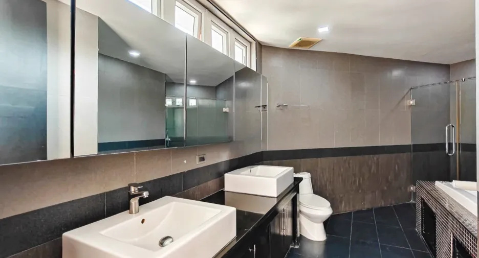 For sale 4 bedrooms villa in Bang Lamung, Chonburi