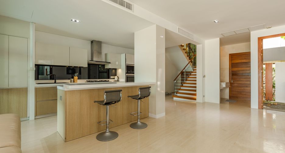 For sale and for rent 3 bedrooms villa in Mueang Phuket, Phuket