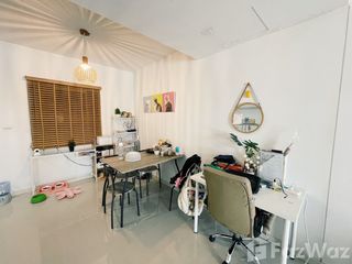 Casa adosada en venta de 3 habitaciones en Sai Mai, Bangkok
