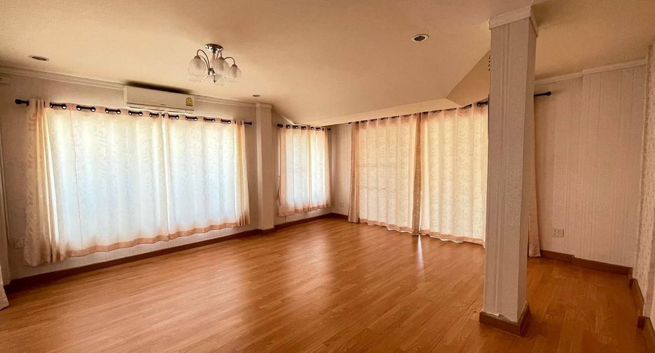 Продажа 4 спальни дом в Сан Саи, Чианг Маи