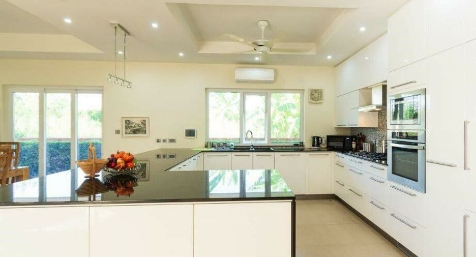 For sale 5 bedrooms villa in Hua Hin, Prachuap Khiri Khan