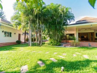 For sale 5 bedrooms villa in Hua Hin, Prachuap Khiri Khan