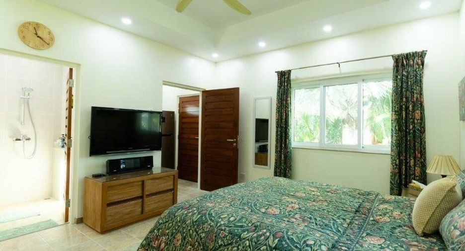 For sale 5 bedrooms villa in Hua Hin, Prachuap Khiri Khan