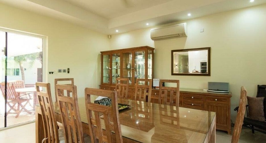 For sale 5 bedrooms villa in Hua Hin, Prachuap Khiri Khan
