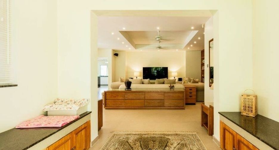 For sale 5 bedrooms villa in Hua Hin, Prachuap Khiri Khan