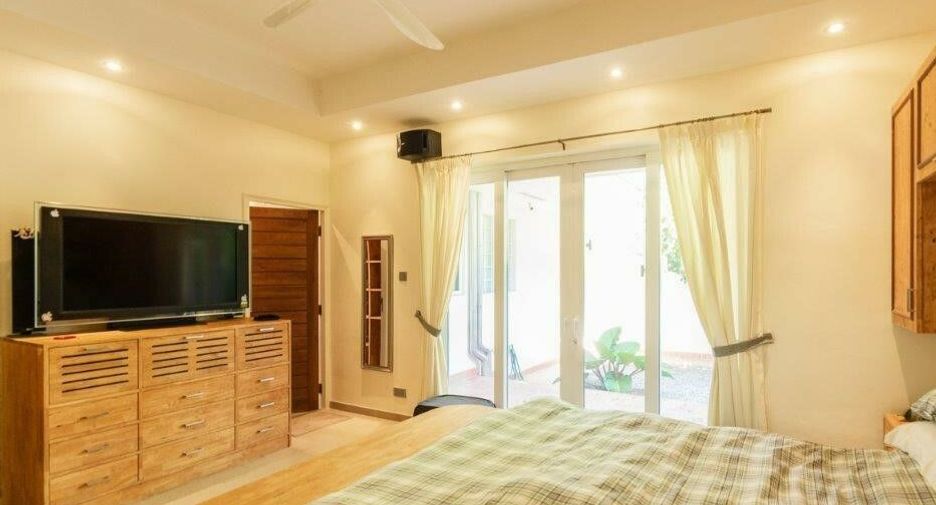 For sale 5 bedrooms villa in Hua Hin, Prachuap Khiri Khan