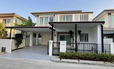 Casa en venta de 3 habitaciones en Bang Kapi, Bangkok