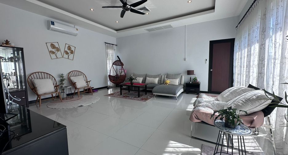 For sale 3 bedrooms villa in Mueang Phuket, Phuket
