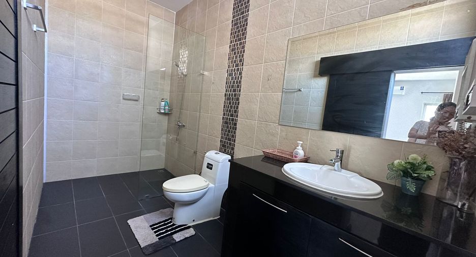 For sale 3 bedrooms villa in Mueang Phuket, Phuket