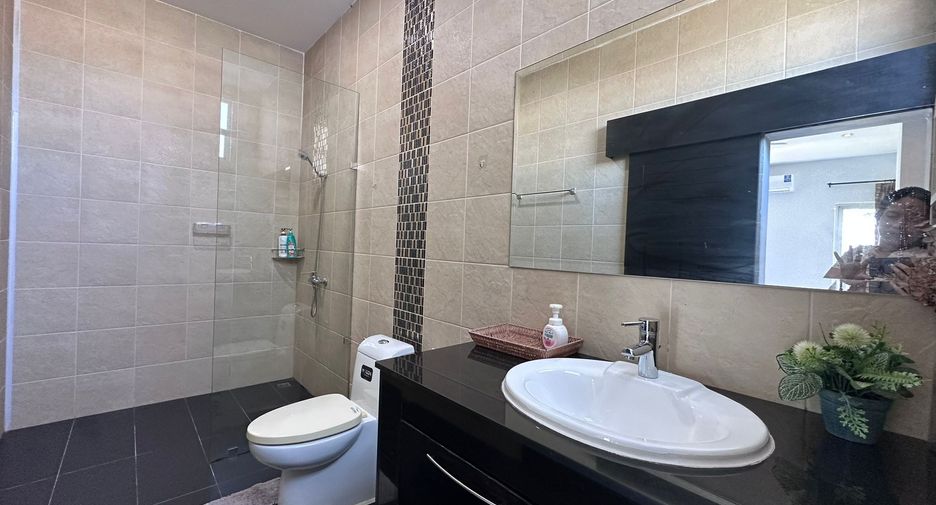 For sale 3 bedrooms villa in Mueang Phuket, Phuket