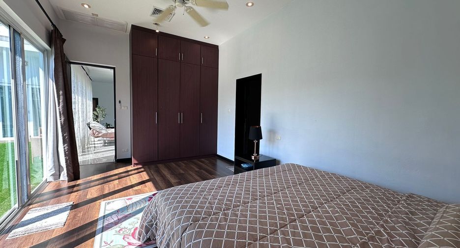 For sale 3 bedrooms villa in Mueang Phuket, Phuket