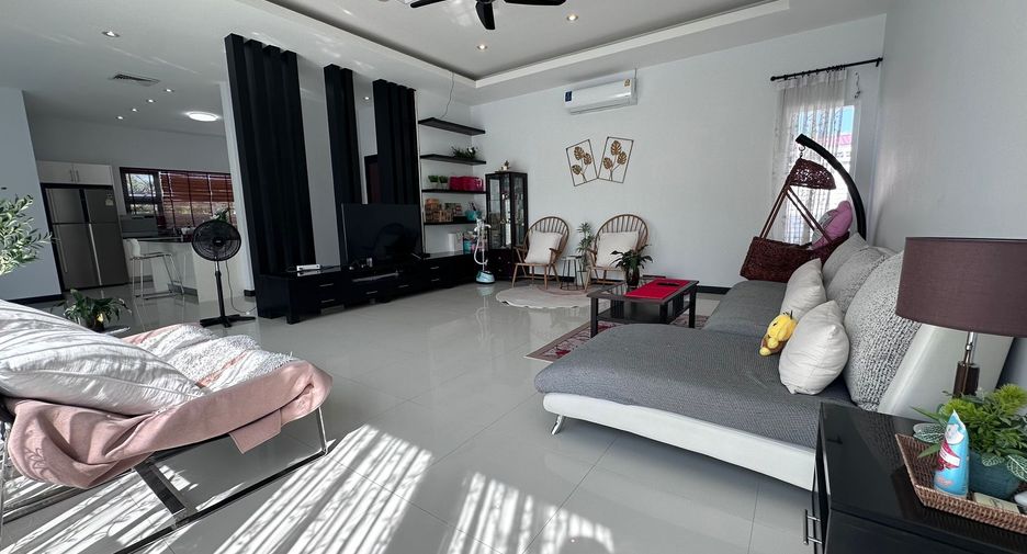 For sale 3 bedrooms villa in Mueang Phuket, Phuket