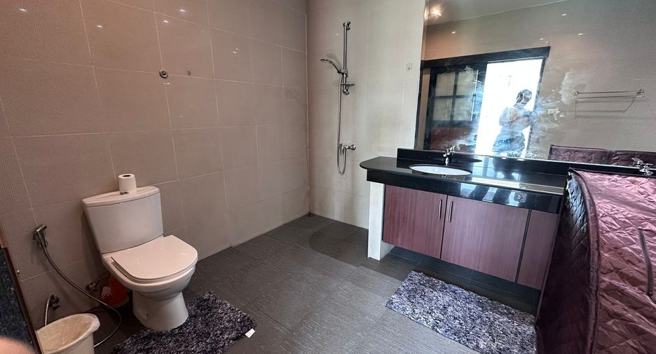 For sale 3 bedrooms villa in Mueang Phuket, Phuket