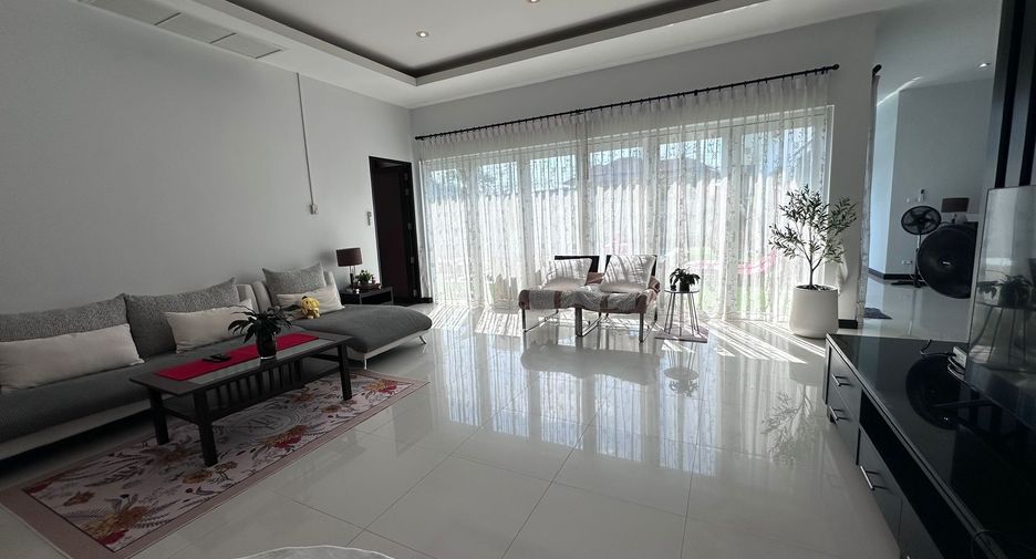 For sale 3 bedrooms villa in Mueang Phuket, Phuket