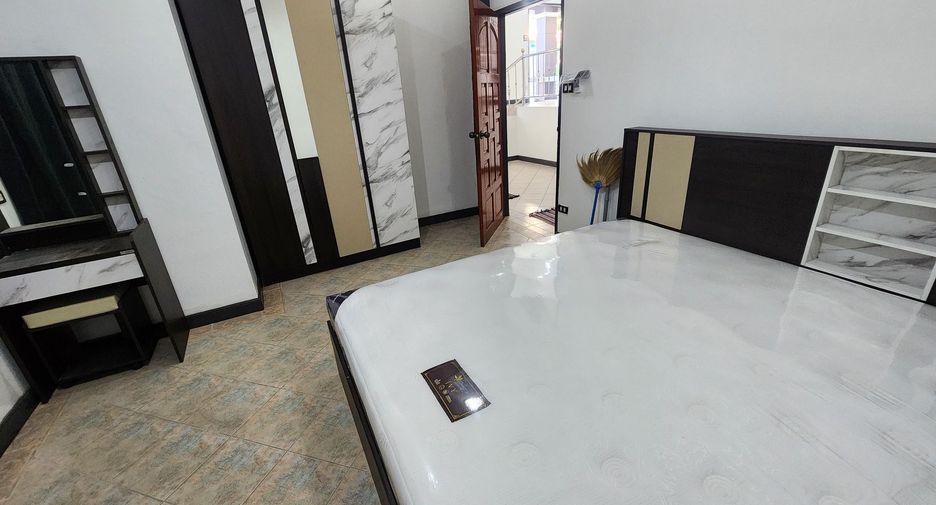 For rent 3 bedrooms house in Bang Lamung, Chonburi
