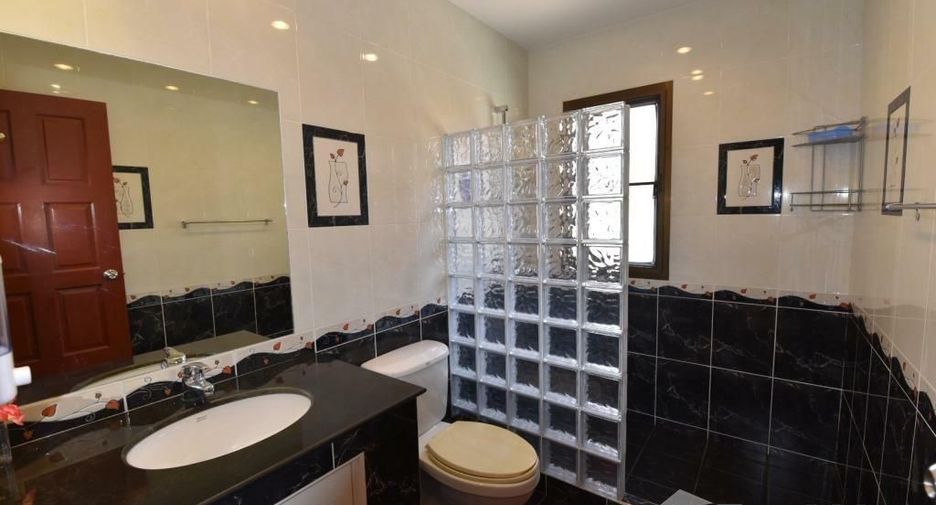 For sale 3 bedrooms townhouse in Cha Am, Phetchaburi