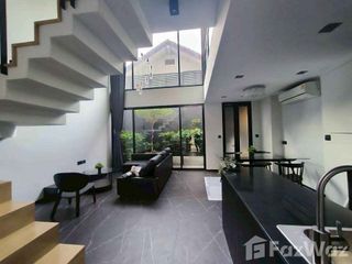 For sale and for rent 3 bedrooms townhouse in Huai Khwang, Bangkok