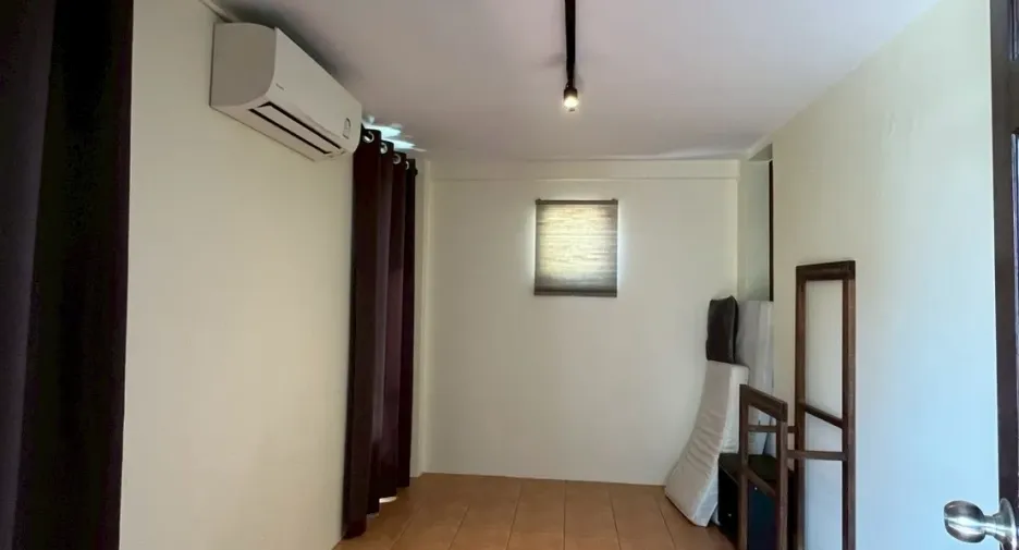 For rent 6 bedrooms villa in Bang Lamung, Chonburi