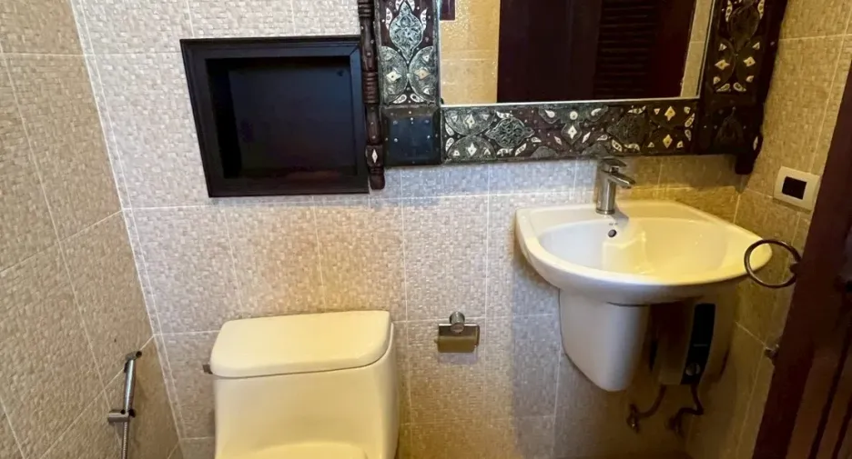 For rent 6 bedrooms villa in Bang Lamung, Chonburi