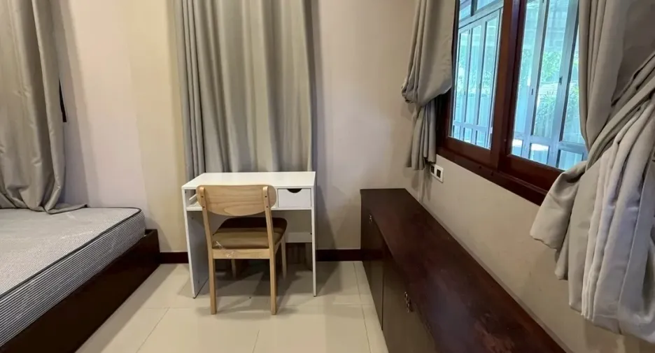 For rent 6 bedrooms villa in Bang Lamung, Chonburi