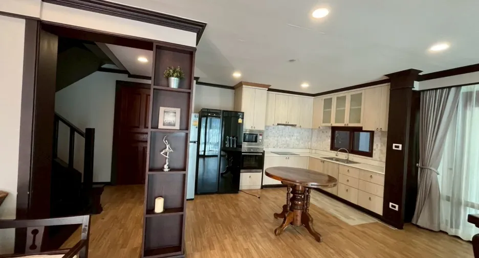 For rent 6 bedrooms villa in Bang Lamung, Chonburi