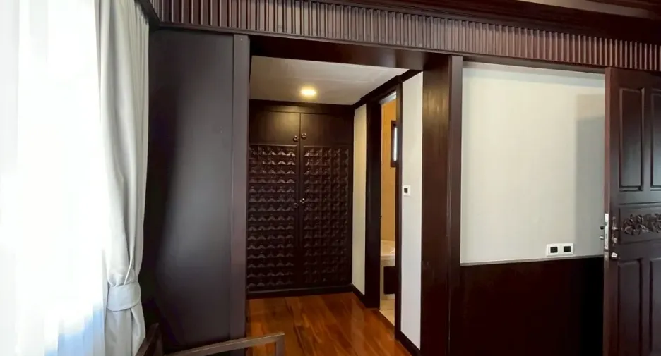 For rent 6 bedrooms villa in Bang Lamung, Chonburi