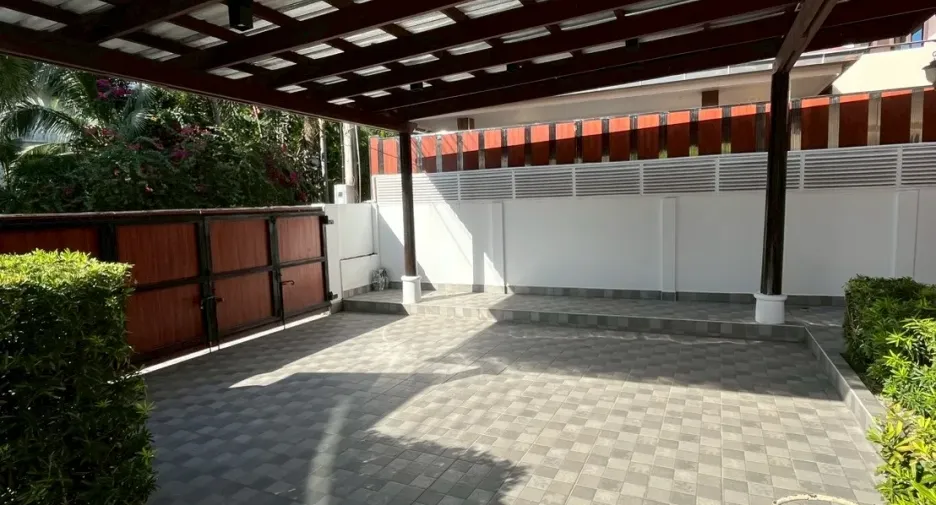For rent 6 bedrooms villa in Bang Lamung, Chonburi